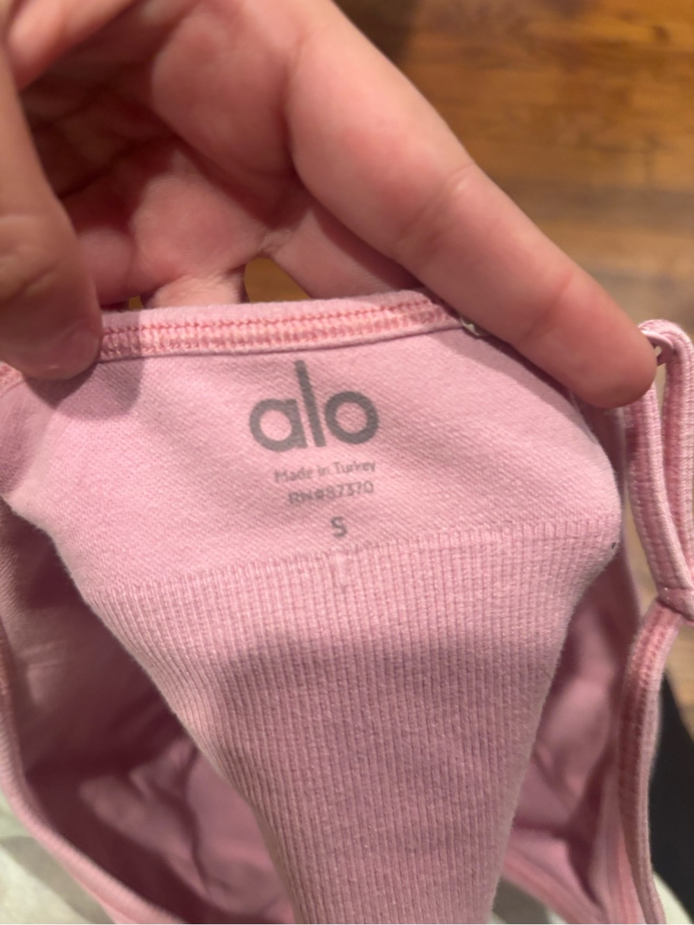 ALO Yoga Pink Strech Bra - Picture 2 of 3